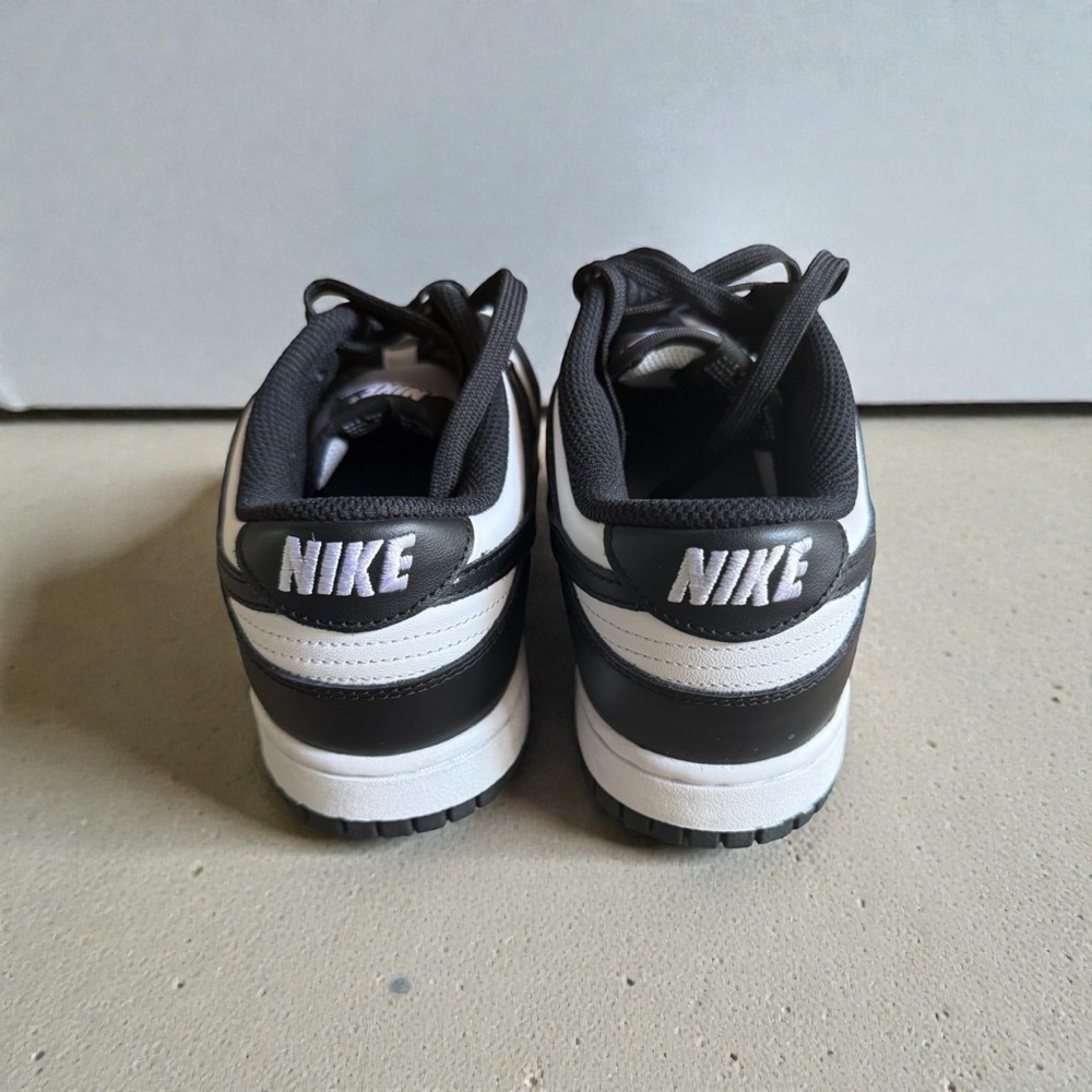 Nike low dunk sneakers black with white - Picture 8 of 9